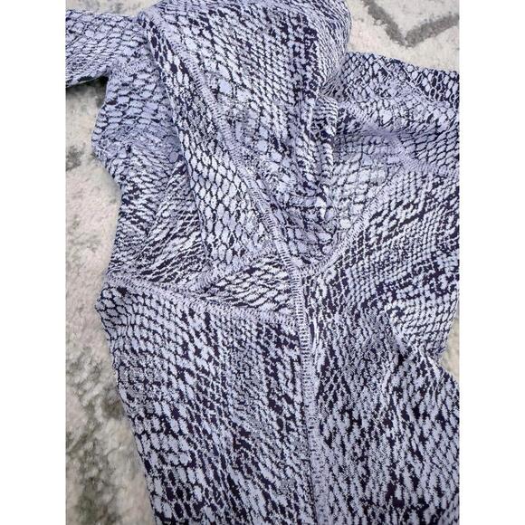 All in Motion Snakeskin Print High-Rise Leggings - Picture 8 of 10